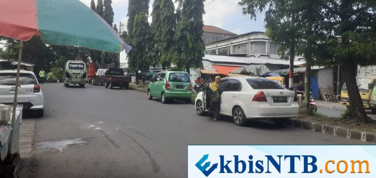 Kawasan Terminal Mandalika Semrawut
