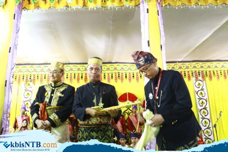 Pemprov NTB Terima Duplikat Pusaka Kesultanan Sumbawa Pemprov NTB Terima Duplikat Pusaka Kesultanan Sumbawa