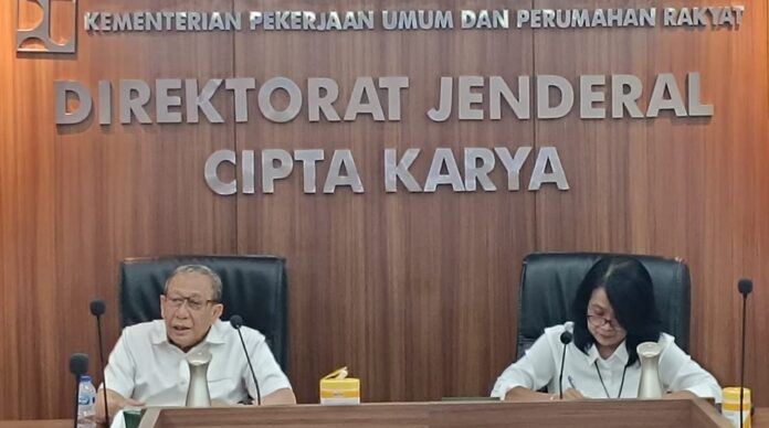Nampak Bupati Sumbawa Drs. H. Mahmud Abdullah saat melakukan konsultasi terkait program SPAM Ai Ngelar ke Dirjen Sumber Daya Air dan Cipta Karya Kementerian Pekerjaan Umum dan Perumahan Rakyat (PUPR),(ekbisntb.com/ist)
