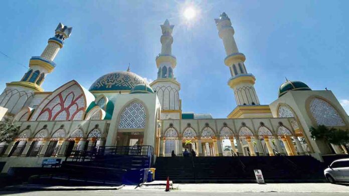 Masjid Hubbul Wathan/Islamic Centre Mataram. (ekbisnbt.com/ulf)
