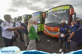 Menhub: Tiga Hal Besar Dilakukan Demi Perbaikan Angkutan Mudik di 2025 Menhub: Tiga Hal Besar Dilakukan Demi Perbaikan Angkutan Mudik di 2025