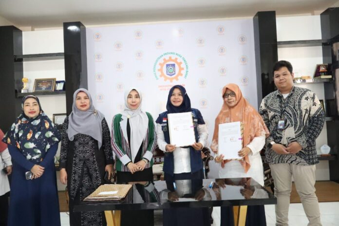 Penandatanganan kerjasama antara Disperin NTB dengan beberapa stakeholder untuk peningkatan kapasitas IKM NTB(ekbisntb.com/bul)