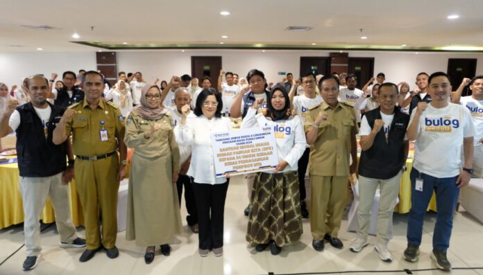 Penyaluran bantuan program TJSL kepada puluhan UMKM di NTB, kerjasama Perum Bulog dengan Pemprov NTB(ekbisntb.com/bul)