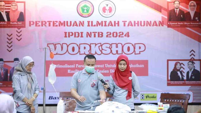 Simulasi pelayanan pada pasien cuci darah yang digelar IPDI NTB, Minggu 25 Agustus 2024. (ekbisntb.com/ist)
