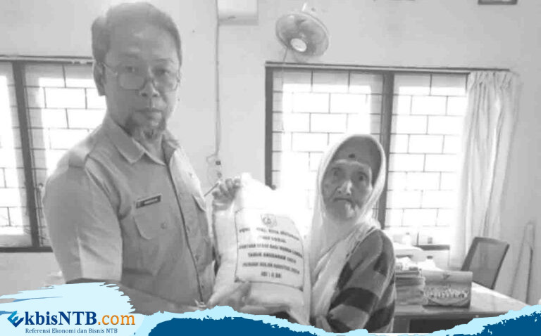 Pemkot Mataram Salurkan Bantuan Beras Untuk Lansia Pemkot Mataram Salurkan Bantuan Beras Untuk Lansia