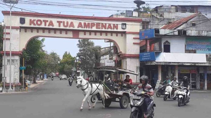 Kota Tua Ampenan menjadi salah satu pilihan destinasi wisata bagi wisatawan domestik jika berkunjung ke Kota Mataram. Mataram juga ditetapkan sebagai destinasi wisata favorit untuk berliburan orang Indonesia. (ekbisntb.com/cem)