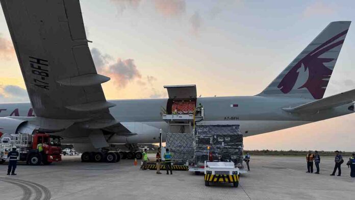 Dua Pesawat Pengangkut Logistik MotoGP(ekbisntb.com/bul)