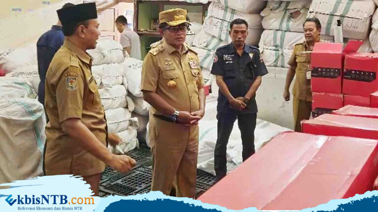 Jalankan Instruksi Pj Gubernur, Dinas Sosial NTB Gencarkan Distribusi Air Bersih ke Masyarakat Jalankan Instruksi Pj Gubernur, Dinas Sosial NTB Gencarkan Distribusi Air Bersih ke Masyarakat