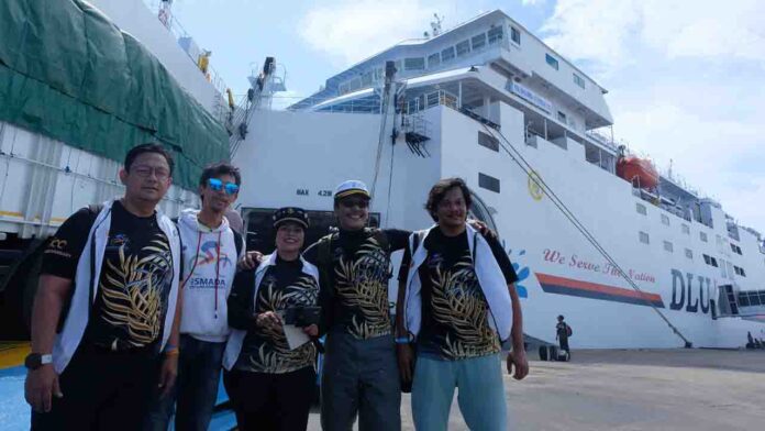 Rombongan IKASMADABAYA Cycling Community saat tiba di Lombok menggunakan KM. Dharma Rucitra VIII(ekbisntb.com/bul)