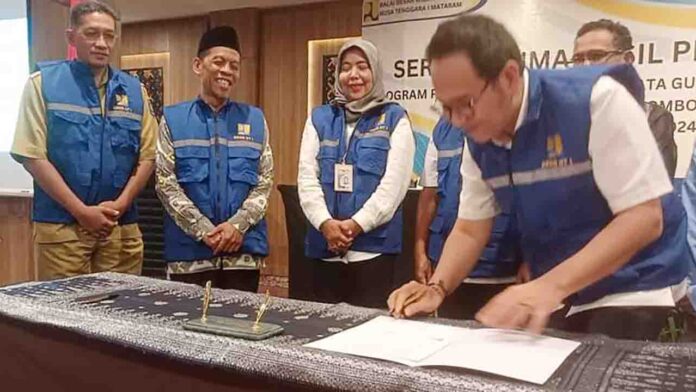 Penyerahan 23 hasil pekerjaan P3-TGAI di NTB untuk meningkatkan produktivitas pertanian (ekbisntb.com/ist)
