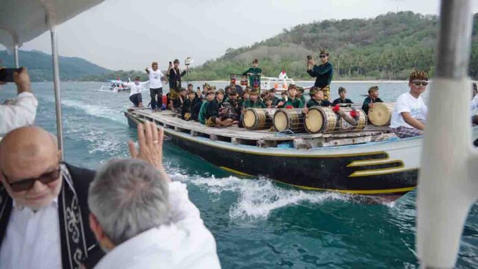 Event Gili Gede Begawe disaksikan wisatawan asing, Rabu 20 November 2024. (ekbisntb.com/ist)