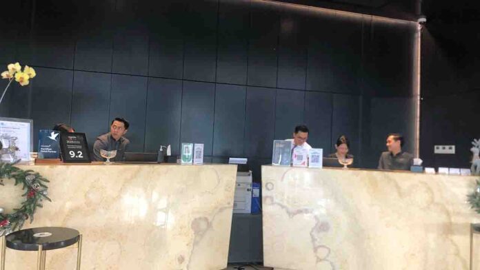 Aktivitas pekerja di salah satu hotel berbintang di Kota Mataram, NTB, Selasa, 3 Desember 2024 di Mataram.(ekbisntb.com/era)