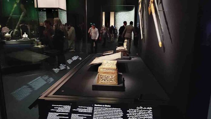 Koleksi Museum Negeri NTB yang ditampilkan pada pameran Islamic art Biennale di Bandara Internasional King Abdulaziz, Jeddah, Arab Saudi. (skbisntb.com/ist)