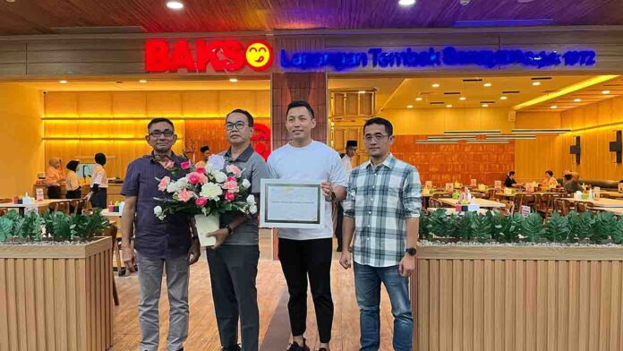 Re-opening bakso lapangan tembak senayan, Rabu, 12 Maret 2025 di Mataram. (ekbisntb.com/era)