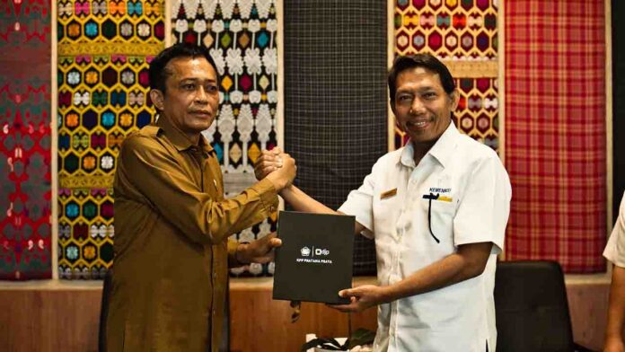 Kakanwil DJP Nusra, Samon Jaya bersama Bupati Lombok Tengah, H. Lalu Pathul Bahri