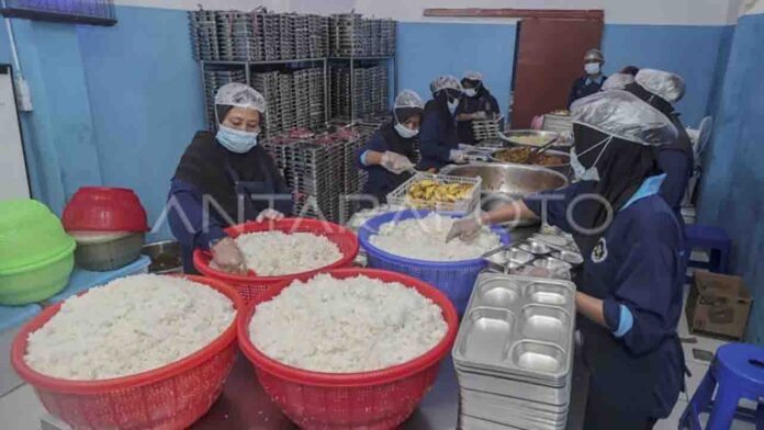 Menteri UMKM: MBG Menggerakkan Ekonomi Lapisan Bawah Menteri UMKM: MBG Menggerakkan Ekonomi Lapisan Bawah