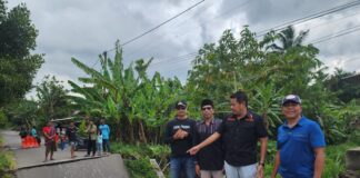 Jembatan Vital Penghubung Dua Kecamatan di Lotim Putus Diterjang Air