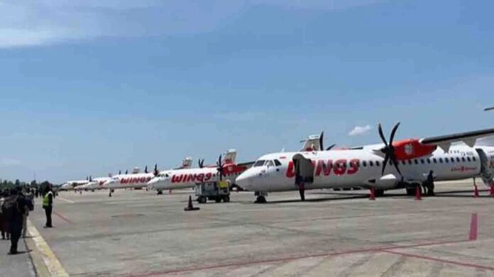 Pesawat yang terparkir di BIZAM. Akhir Februari, penerbangan langsung Lombok-Darwin Australia dijadwalkan dibuka. (suarantb.com/era) Penerbangan Lombok-Darwin Ditargetkan Dimulai Akhir Februari