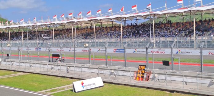 Suasana Sirkuit Mandalika. Ajang Pertamina 6 Hours Endurance bakal jadi ikon baru balap nasional yang diselenggarakan Sirkuit Mandalika. (suarantb.com/kir) Pertamina 6 Hours Endurance, Ikon Baru Sirkuit Mandalika