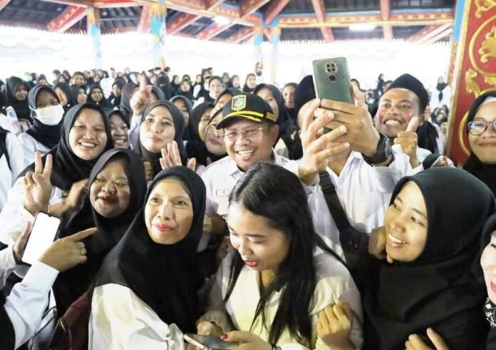 Tanpa Tunjangan dan Pensiunan, Bupati Lobar Pertimbangkan Naikkan Gaji PPPK Paruh Waktu