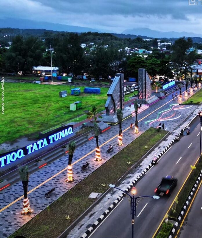 Gapura Alun-alun Kota Tanjung tahap awal sudah selesai dibangun. Pemda berencana menambah fasilitas publik di sekitar area tersebut. (suarantb.com/ist) Bupati KLU Ingin Buatkan “Berugak Beleq” Di Area Alun-alun