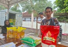 Kejari Dompu Gelar Pasar Murah