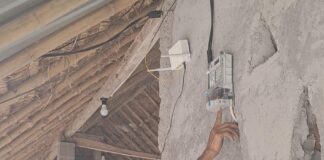 Keluarga Miskin di Loteng Dibantu Meter Listrik Gratis Keluarga Miskin di Loteng Dibantu Meter Listrik Gratis