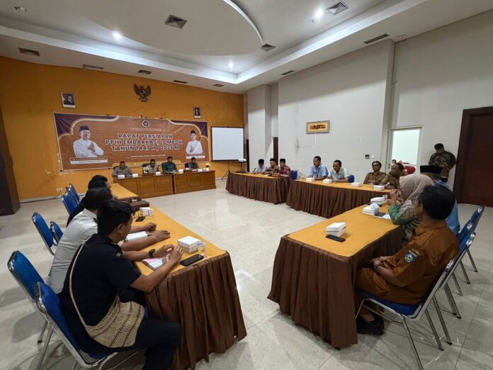 Rapat persiapan pelaksanaan pemberangkatan Jemaah haji lewat Embarkasi Lombok, Selasa (7/4). (Suara NTB/ist)