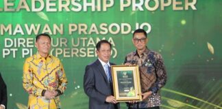 Dirut PLN Darmawan Prasodjo Raih Penghargaan Green Leadership, PLN Borong 11 PROPER Emas KLH 2025