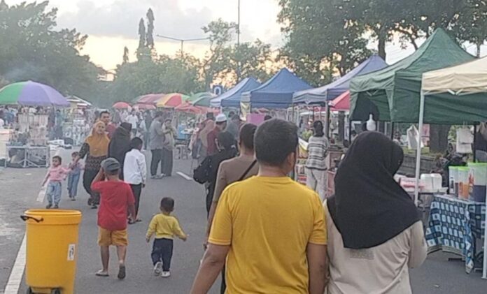 Kegiatan Car Free Day di Lobar saat ini kian ramai dibandingkan saat awal dibuka April tahun 2025 lalu. (Suara NTB/her)