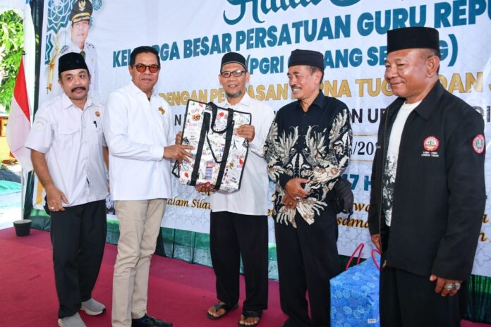 Bupati Lotim H. Haerul Warisin menghadiri bihalal dengan para guru sebagai Kecamatan Selong, Rabu (15/4/2026). (Suara NTB/ist) Bupati Lotim Ajak Guru Wujudkan Lotim
