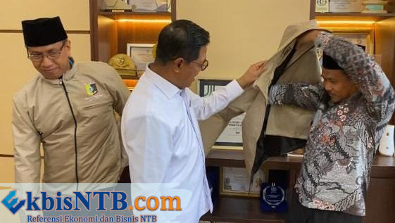 Bupati Lotim Berikan Jaket dan Transportasi Gratis bagi JCH