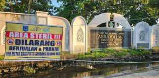 Jelang Pemberangkatan Haji, PKL Mulai Serbu Kawasan Asrama Haji NTB Jelang Pemberangkatan Haji, PKL Mulai Serbu Kawasan Asrama Haji NTB