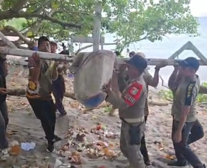 Ratusan Perahu di Pantai Senggigi Ditertibkan