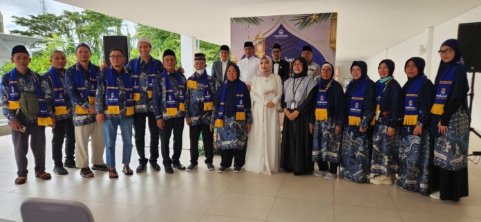 Pelepasan satu rombongan calon jemaah haji khusus oleh Travel Muhsinin di Bandara Lombok, Minggu (17/5/2026). (Suara NTB/ist)