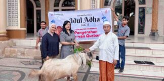 Astra Motor NTB Salurkan total 11 Ekor Kambing Kurban