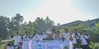 PLN UIP Nusra Peringati Hari Lingkungan Hidup Sedunia Lewat Aksi Korve di Sepanjang Bypass Tembolak