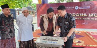 Milad ke-20, Bank Dinar Resmikan MCK Santriwati Ponpes Al Amin Gelogor