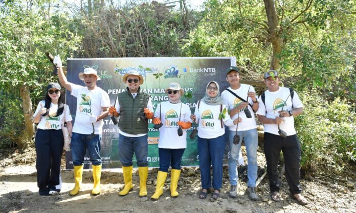 Peringati Hari Mangrove Sedunia dan HUT ke-62, Bank NTB Syariah Tanam Mangrove di Kawasan Ekowisata Paremas