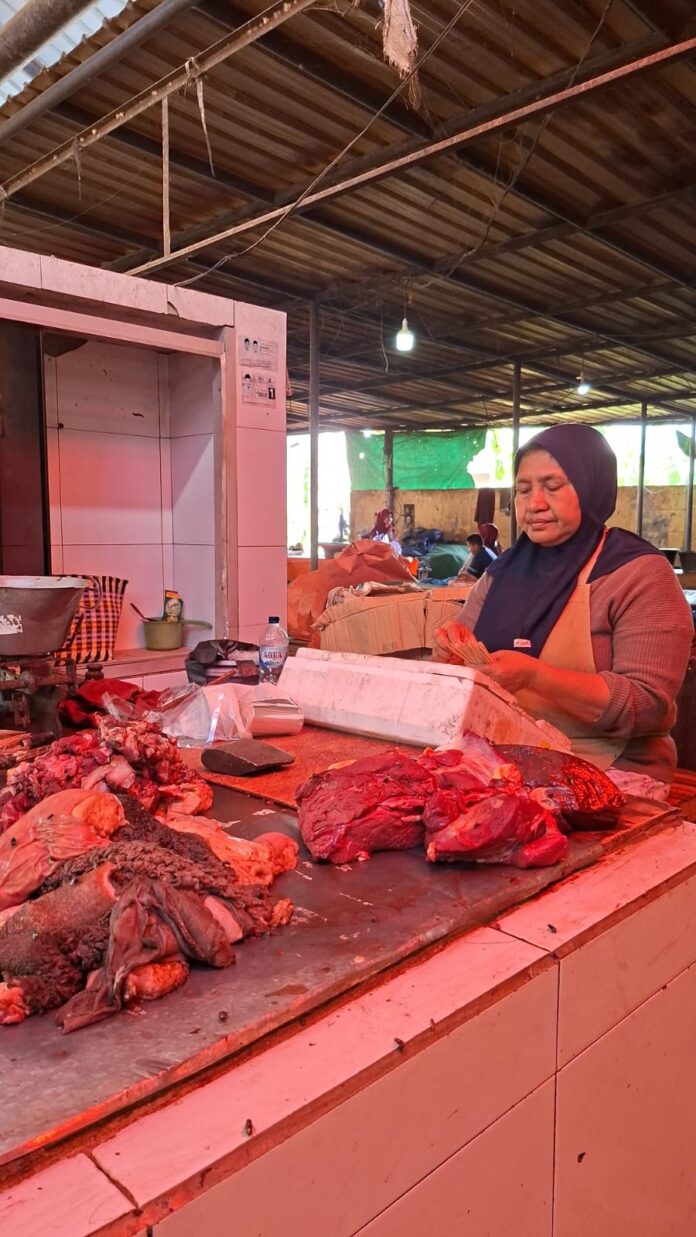 Lalu Lintas Ternak dan RPH Ilegal Diminta Dikendalikan Lalu Lintas Ternak dan RPH Ilegal Diminta Dikendalikan