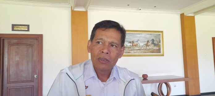 Inflasi di NTB Dipengaruhi Kebijakan Nasional INFLASI Provinsi Nusa Tenggara Barat (NTB) mencapai 3,55 persen pada bulan Juni tahun 2026. Angka ini lebih tinggi dari rata-rata nasional yang berkisar di angka 3,34 persen. Tingginya persentase inflasi NTB dipengaruhi oleh kebijakan nasional, yaitu kenaikan harga BBM non subsidi. Asisten II (Perekonomian dan Pembangunan) Setda NTB, Lalu Moh. Faozal, mengatakan, tingginya ketergantungan NTB terhadap sektor transportasi membuat kenaikan harga BBM menjadi faktor utama laju inflasi daerah. 