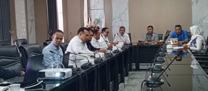 SOSIALISASI - Sosialisasi program CISP di DPRD Kota Matara. (Suara NTB/fit) Program SPALD-T Ditarget Layani 13.500 Rumah, Pemkot Diminta Siapkan 9.500 SR