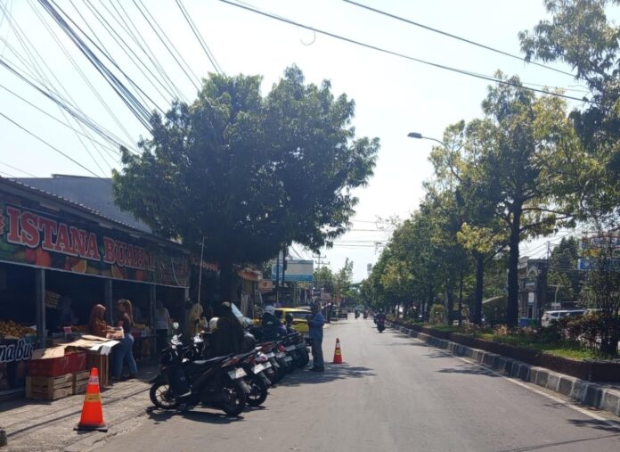 Jalan Panji Tilar Kerap Macet, Dishub Tegur Jukir dan Pedagang Sediakan Lahan