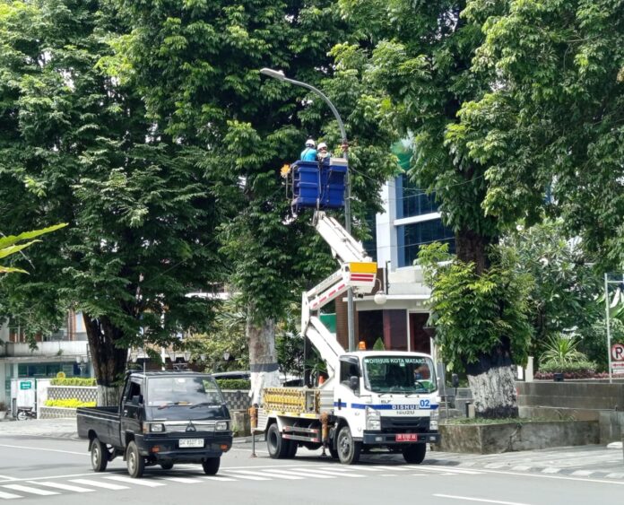 Efisiensi Anggaran Tunda Penambahan PJU Tenaga Surya