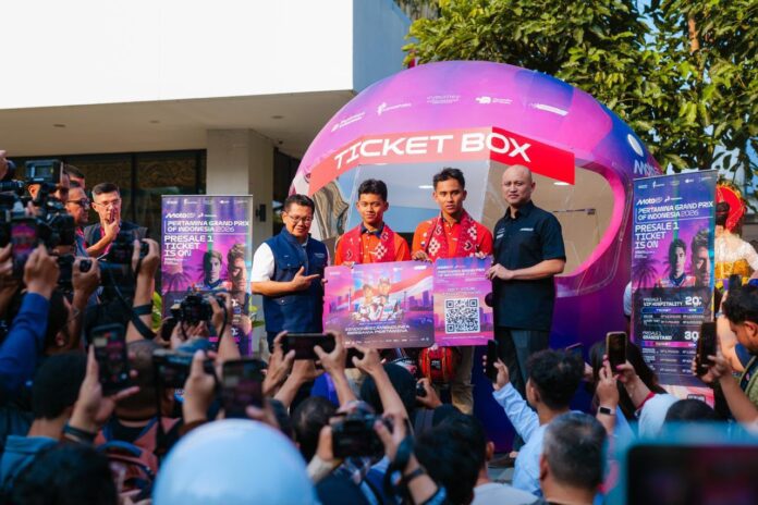 Ingin Nonton MotoGP Mandalika? Giant Helmet di Sarinah Siap Layani Pembelian Tiket