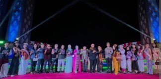 Momentum Promosi Kain Daerah, Bupati KLU Tegaskan “Fashion Street” Jadi Agenda Tahunan Momentum Promosi Kain Daerah, Bupati KLU Tegaskan “Fashion Street” Jadi Agenda Tahunan
