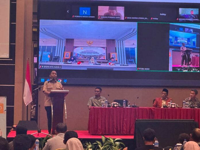 SAMBUTAN - Mori Hanafi saat menyampaikan sambutan pada penandatanganan Perjanjian Kerja Sama Kegiatan Infrastruktur Berbasis Masyarakat, Kementerian PU Tahap I Tahun Anggaran 2026 di Mataram. (Suara NTB/ist) Pagu Anggaran Kementerian PU Menyusut, Pembangunan Kantor DPRD NTB Dikerjakan Bertahap