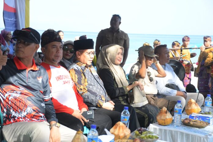Pemda Lombok Utara apresiasi Festival Malaka sebagai bagian dari pelestarian budaya bahari. (Suara NTB/ist) Bupati KLU Apresiasi Festival Malaka, Wujud Nyata Pelestarian Budaya Bahari