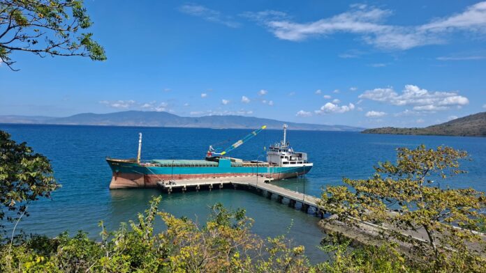 PELABUHAN SORO KEMPO – Realisasi retribusi parkir di Kabupaten Dompu masih rendah dari target Rp496 juta, realisasi baru mencapai Rp40,2 juta atau sekitar 8,11 persen. Di sisi lain, realisasi retribusi pelayanan kepelabuhanan di Pelabuhan Kempo menunjukkan capaian yang lebih baik Retribusi Parkir Baru Terealisasi 8,11 Persen