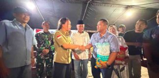 Gerak Cepat Bulog NTB Bantu Pemulihan Warga Terdampak Musibah Kebakaran Desa Adat Sade